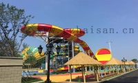 网红水滑梯，夏日清凉狂欢盛宴